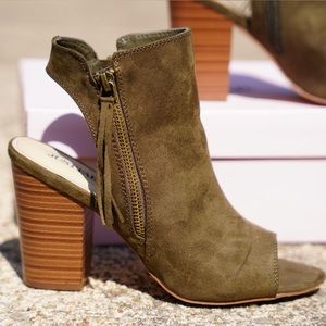 Just Fab Green Sandal